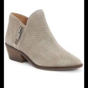 NWOT Lucky Brand Ankle Boots Tan 7.5
